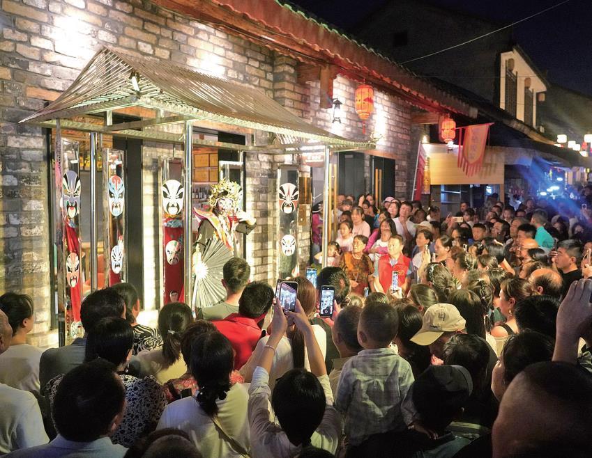 摊前人头攒, 文化味儿, 灯光秀