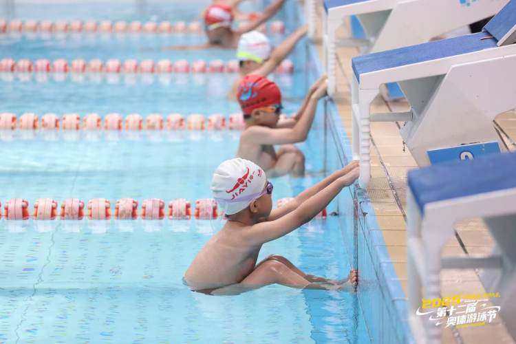 om, 展委员会 om, 展委员会