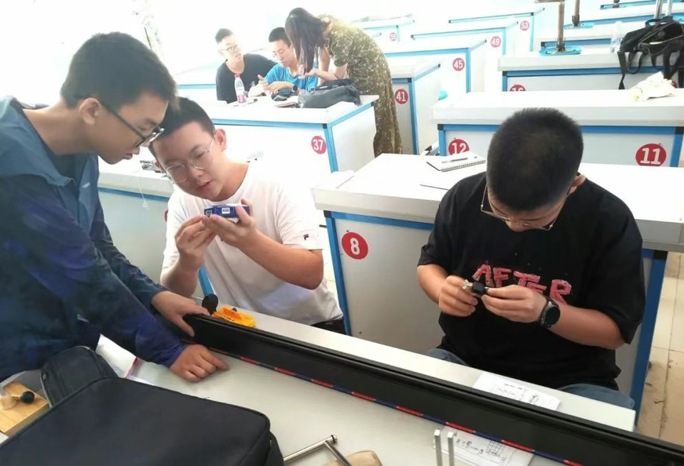 以实验促实 以实验促实