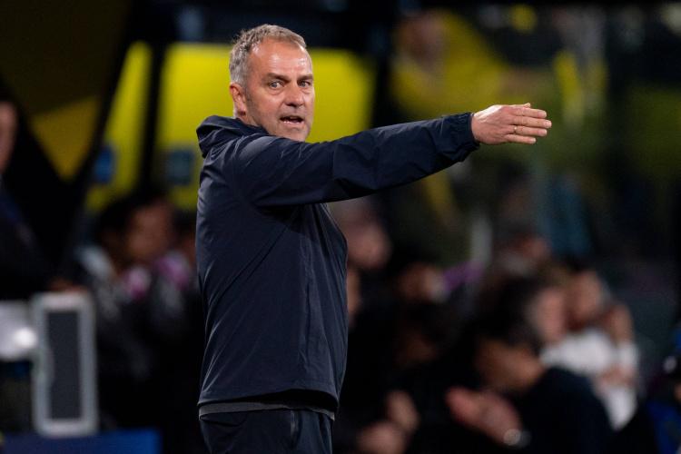 荷兰人认为, 他的离开对, 红蓝军团所 荷兰人认为, 他的离开对, 红蓝军团所