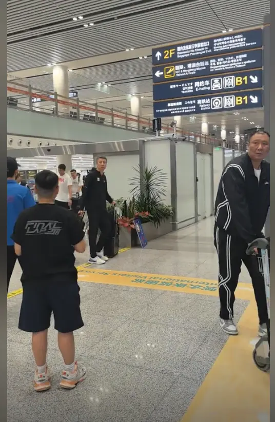 tenan, div, 中国男篮凌