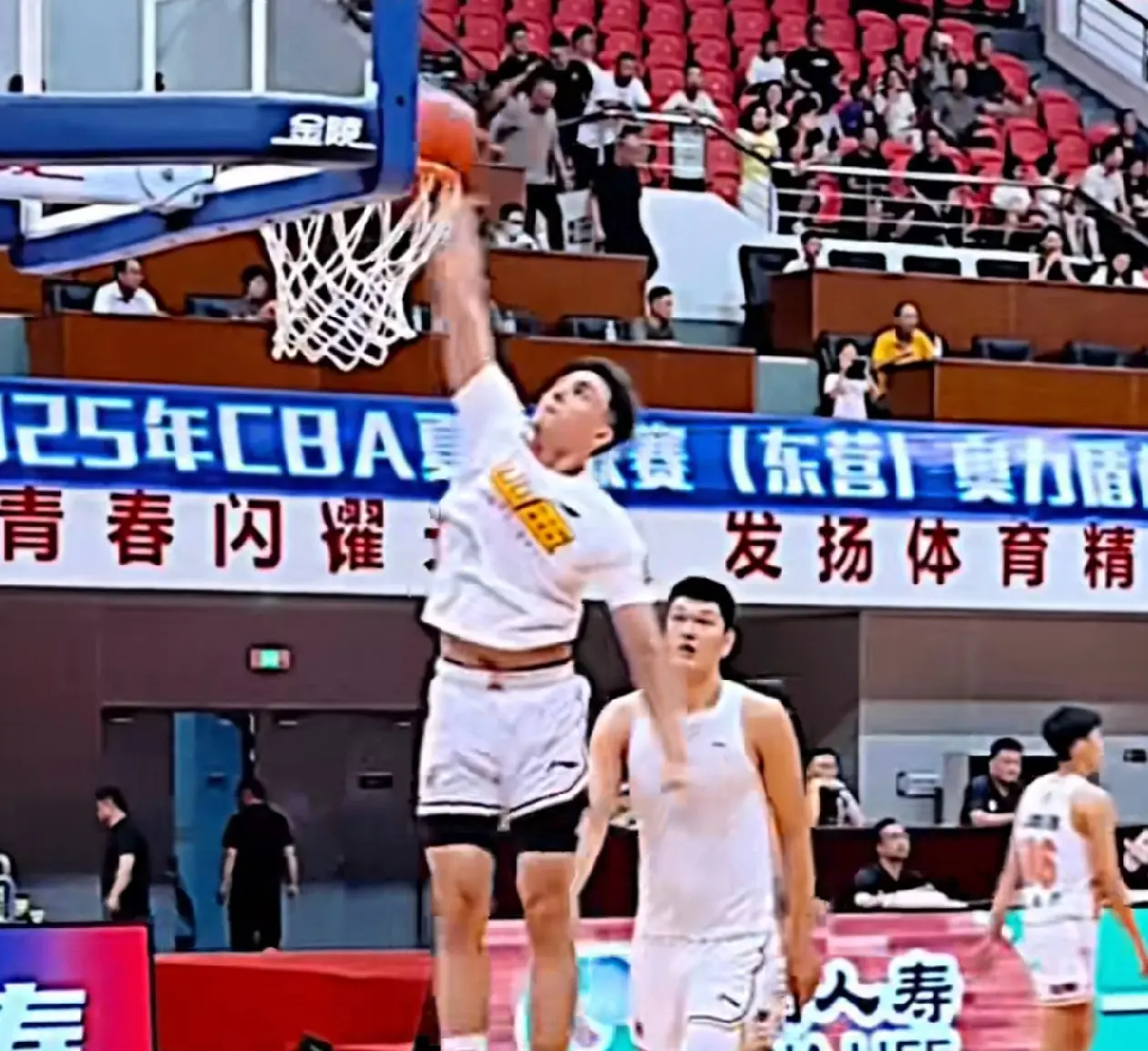 他具备身高 他具备身高